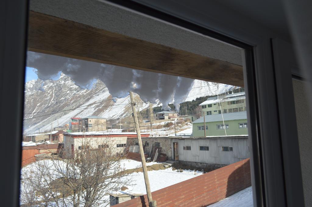 Guest House Qubi Kazbegi Exteriör bild