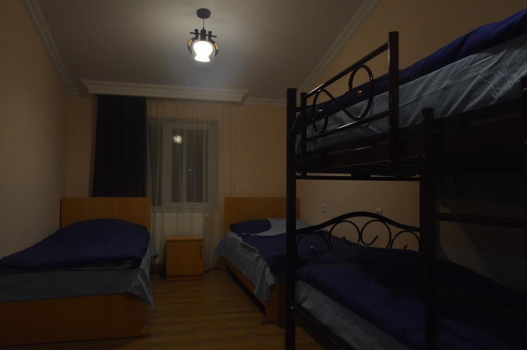 Guest House Qubi Kazbegi Exteriör bild