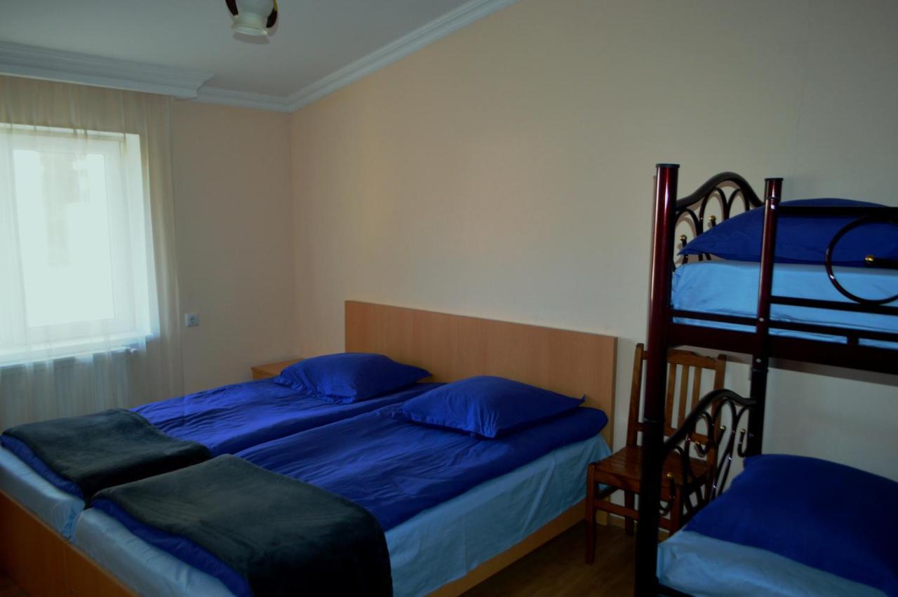 Guest House Qubi Kazbegi Exteriör bild